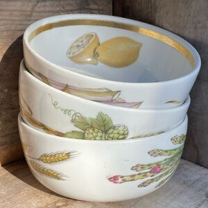 Vintage 1961 Royal Worcester Evesham Fine English Porcelain Bowls - Set of 3